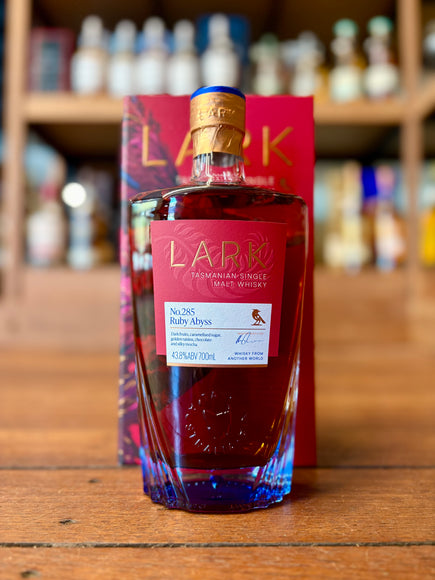 LARK RUBY ABYSS NO.285 43.8% 700ML